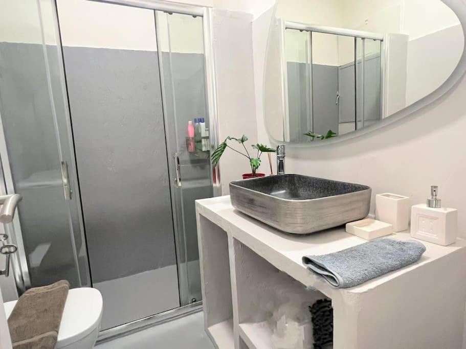 Apartment 2bdr Boutique Full In Plaka Athen