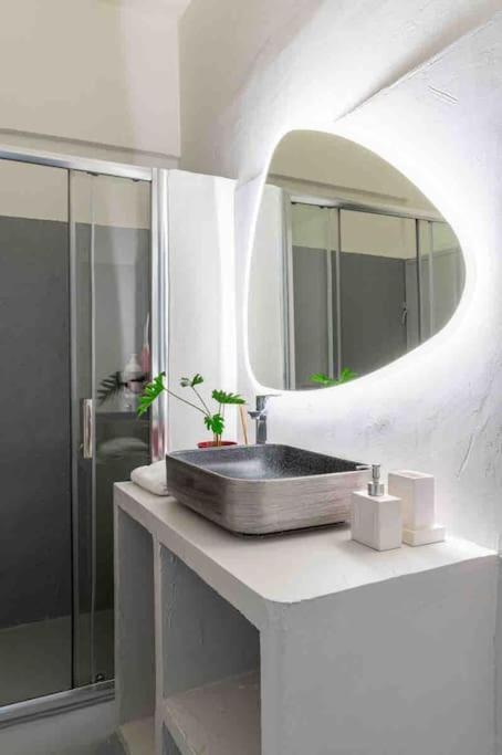 Apartment 2bdr Boutique Full In Plaka *
